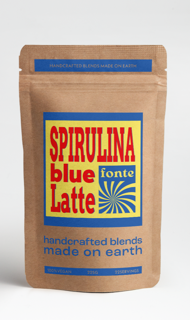 Spirulina blue latte. Matcha azul