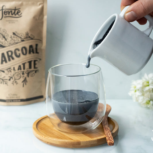 Sumérgete en el mundo del Carbon Activado Latte, una bebida innovadora que combina los beneficios del carbón activado con la suavidad y cremosidad de tu latte favorito. Descubre cómo esta bebida puede ayudar a eliminar toxinas y impurezas de tu organismo, al tiempo que te brinda un momento de indulgencia y disfrute. Una forma deliciosa de cuidar tu salud y bienestar.