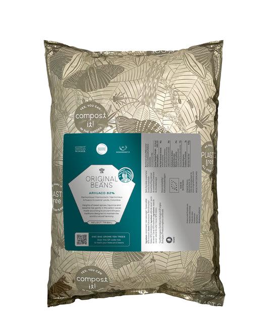 Perlas de chocolate de especialidad. Coberturas de chocolate. Chocolate gourmet. Chocolate reposteria. Chocolate recolectado por la tribu Arhuaco en Colombia, . Paquete de 2 Kg. Specialty chocolate covertures from Colombia.