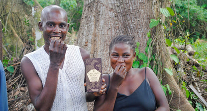 Perlas de chocolate de especialidad. Coberturas de chocolate. Chocolate gourmet. Chocolate reposteria. Chocolate recolectado en la region del parque nacional de Virunga en Congo . Paquete de 2 Kg. Specialty chocolate covertures from Congo.